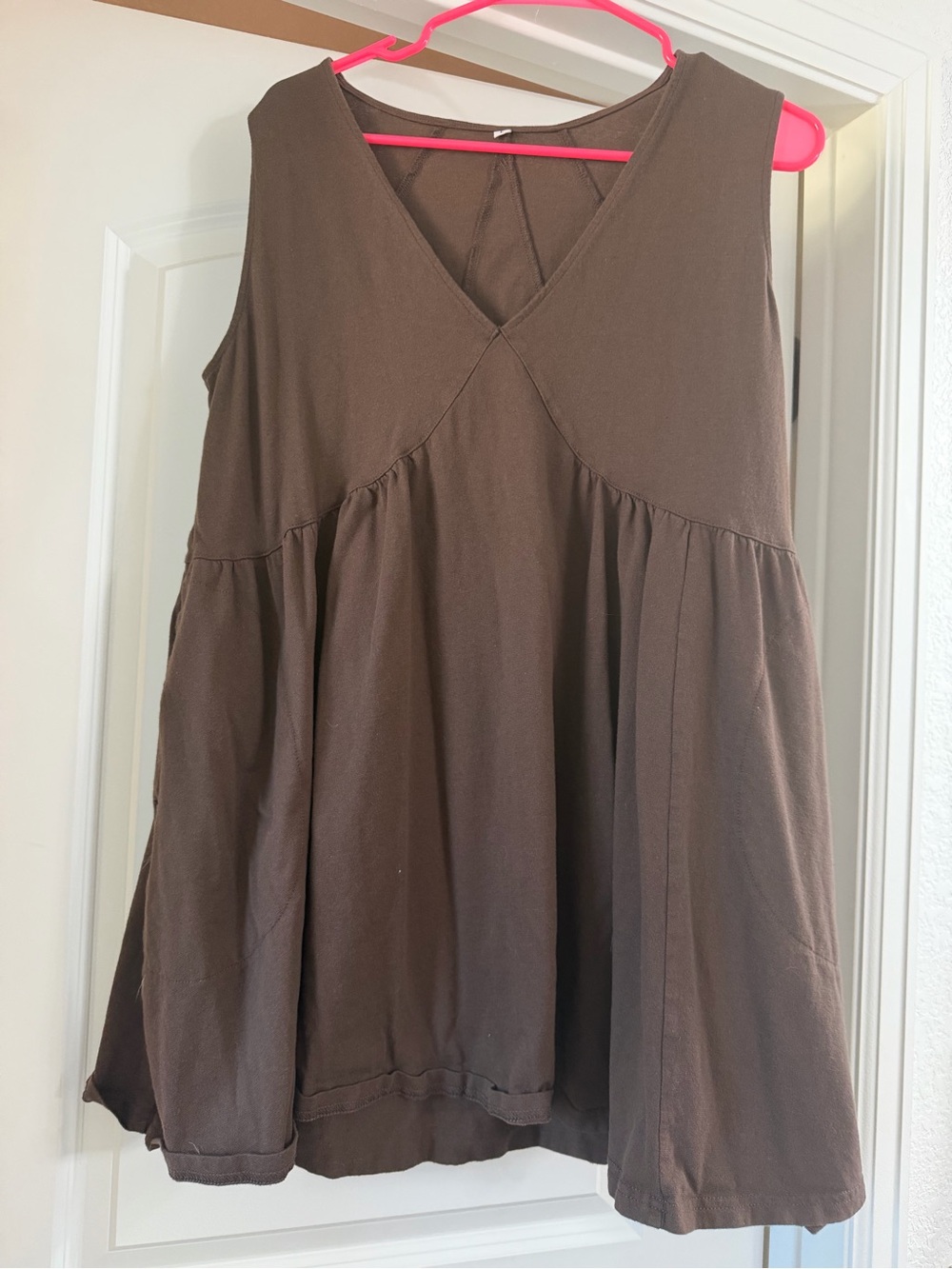 Brown V-Neck Sleeveless Dress